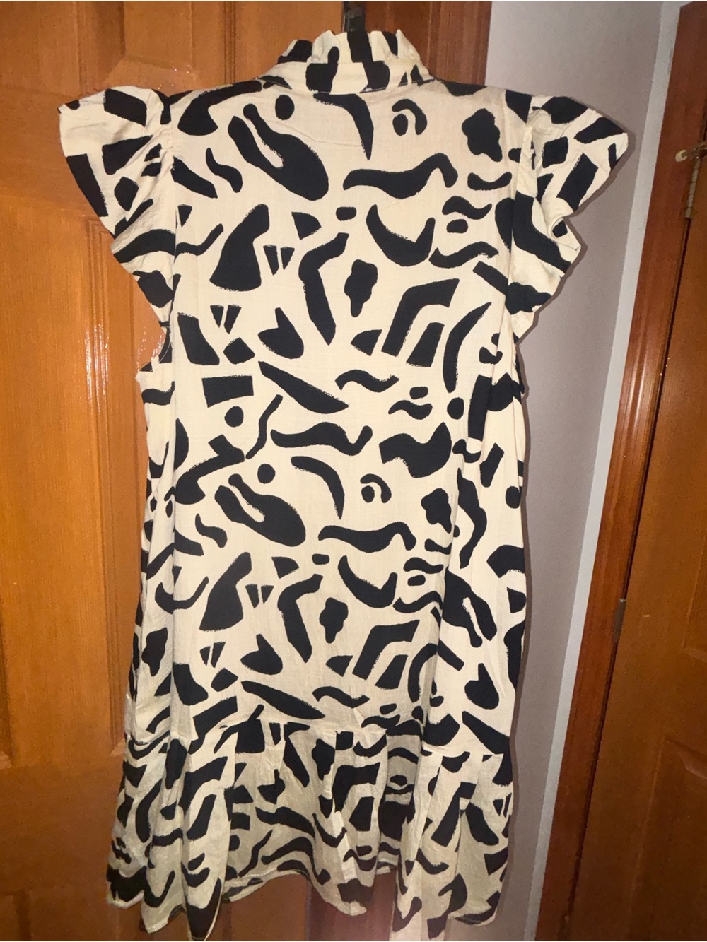 NWT- THML Black and Cream Abstract Print Dress - Picture 2 of 7